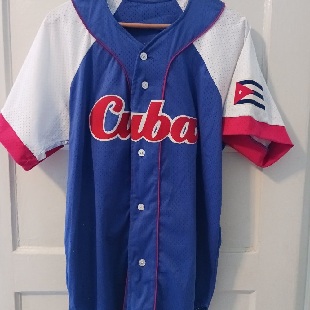 Vintage Cuban National Baseball Team Jersey. Yuli Gurriel #10 "La Pina"  Large